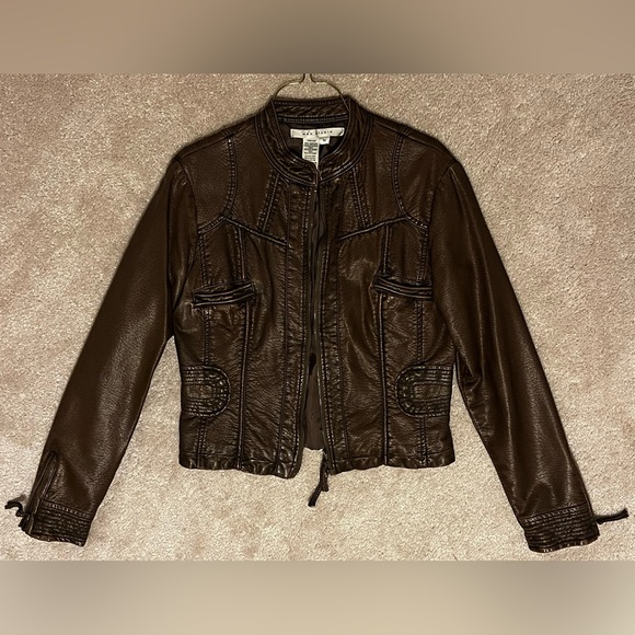Max Studio - brown faux vegan leather fitted jacket - Medium - Picture 1 of 5